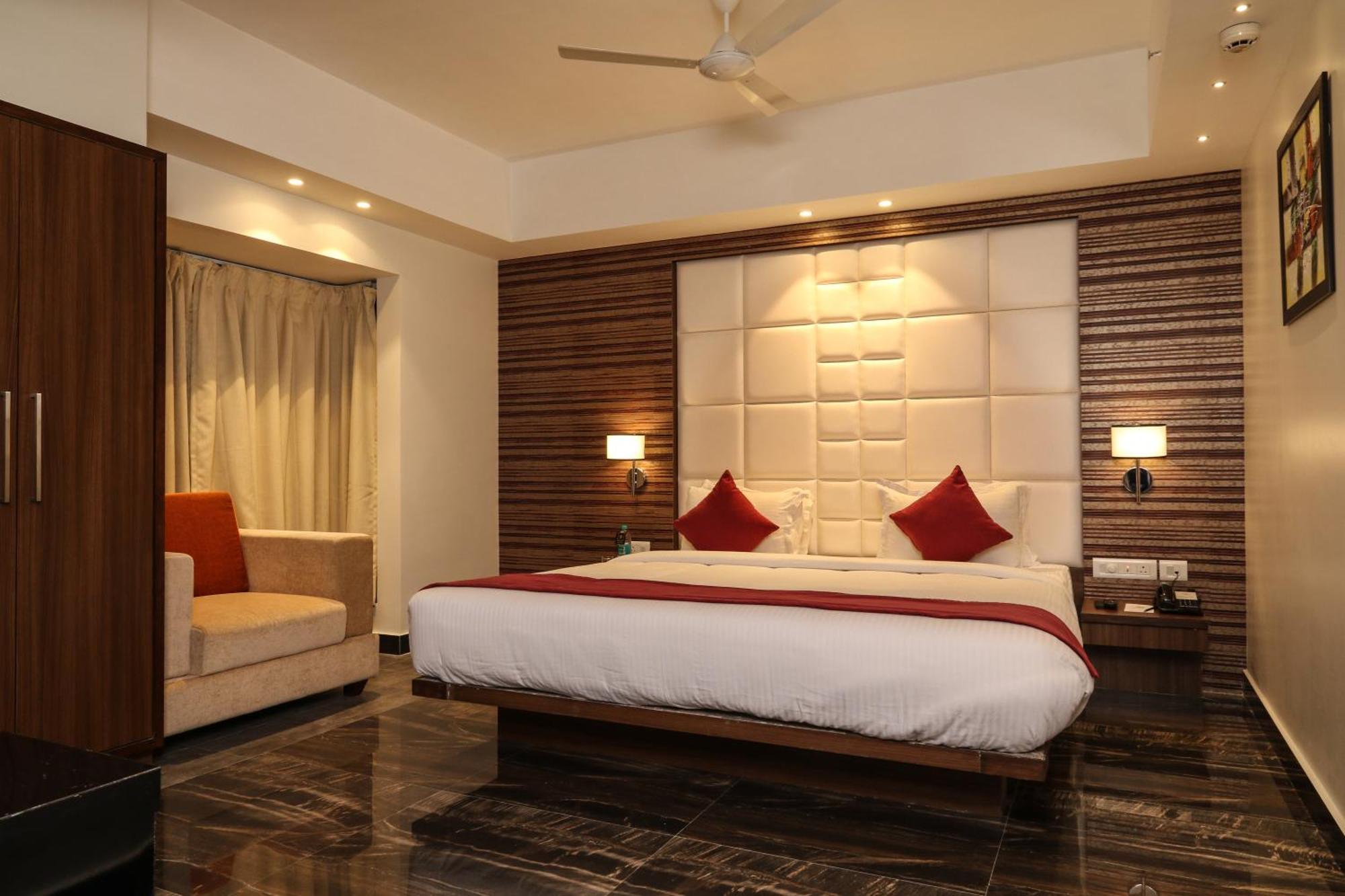 Отель The Grand Asansol Экстерьер фото