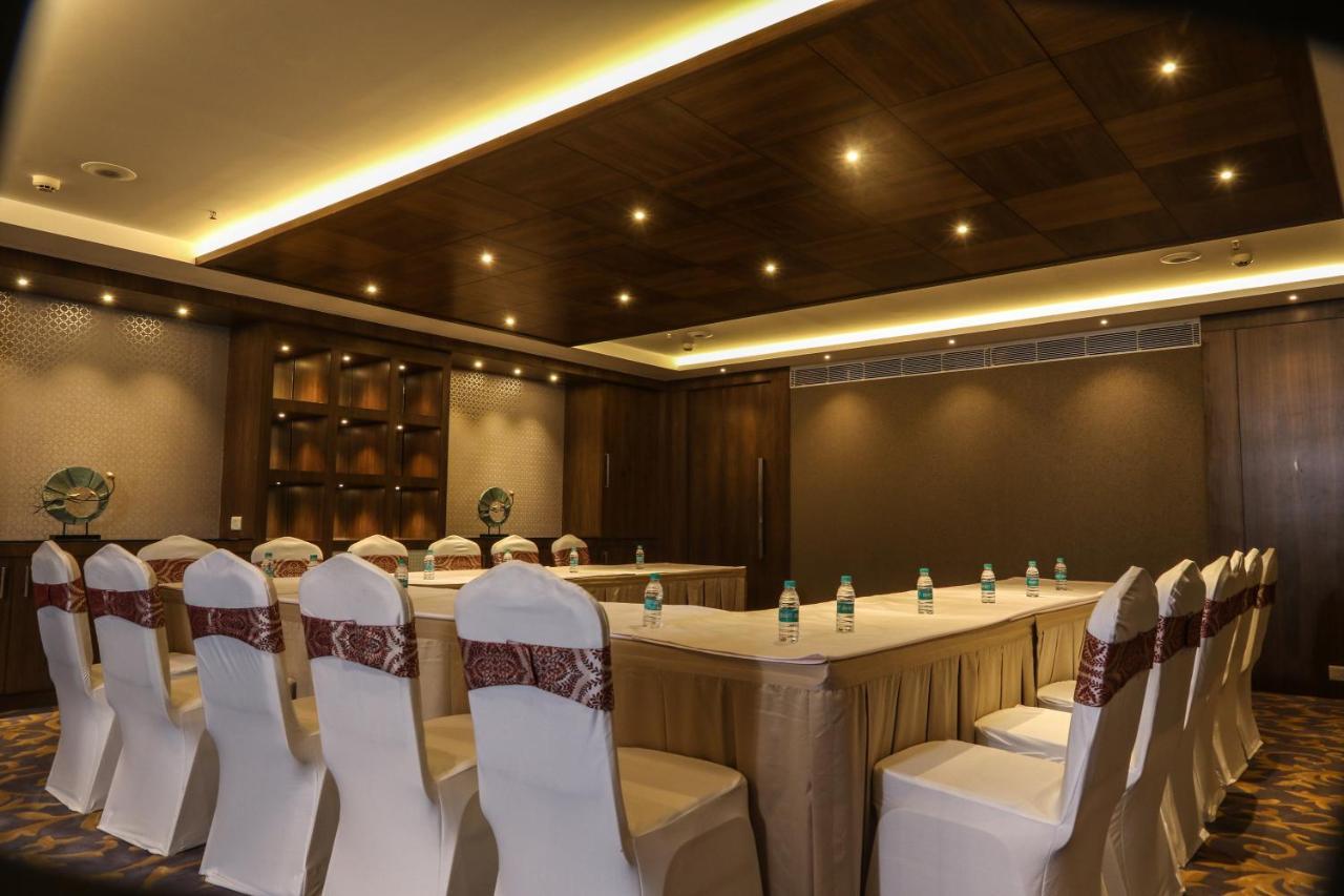 Отель The Grand Asansol Экстерьер фото