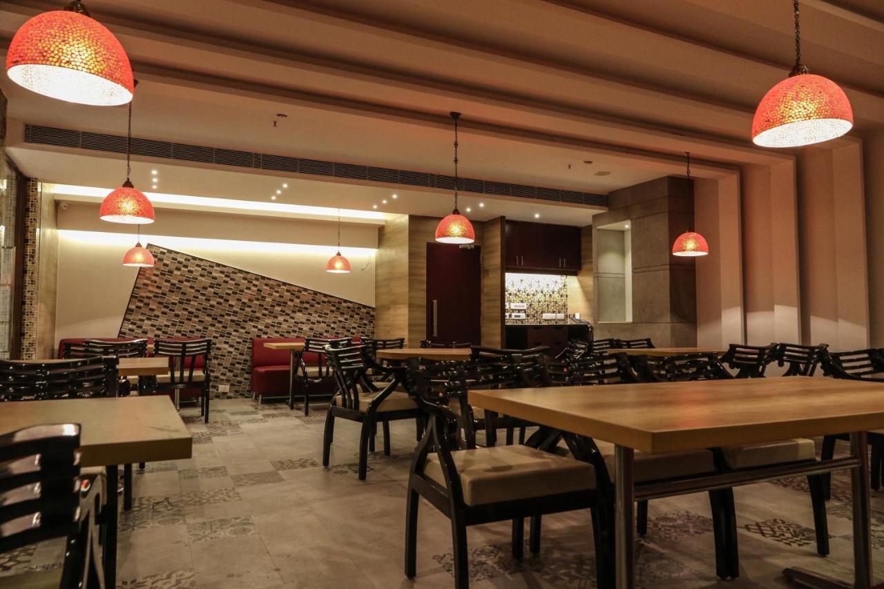Отель The Grand Asansol Экстерьер фото