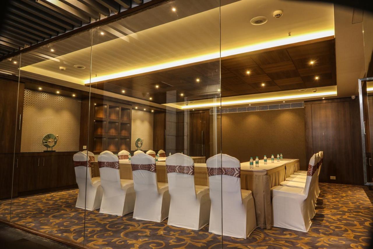 Отель The Grand Asansol Экстерьер фото