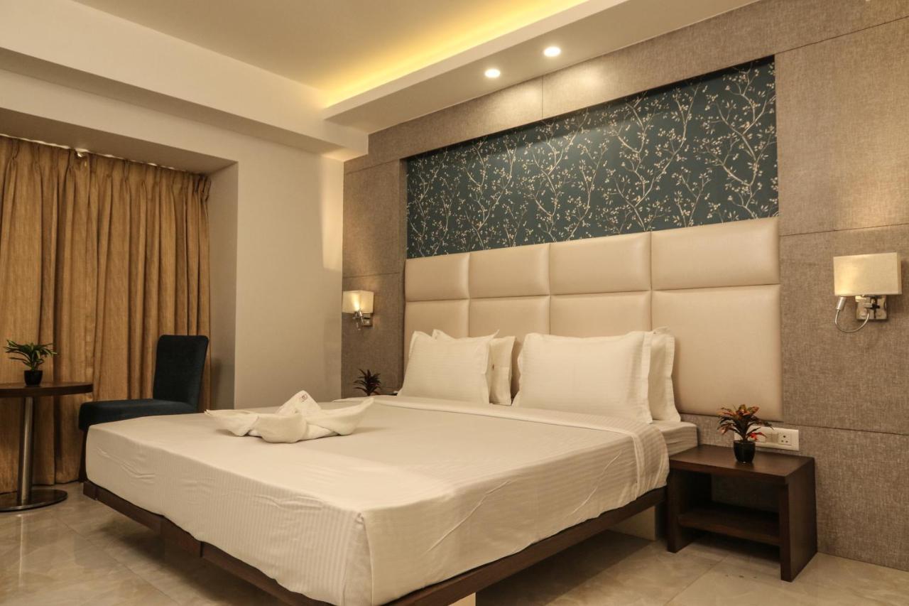 Отель The Grand Asansol Экстерьер фото
