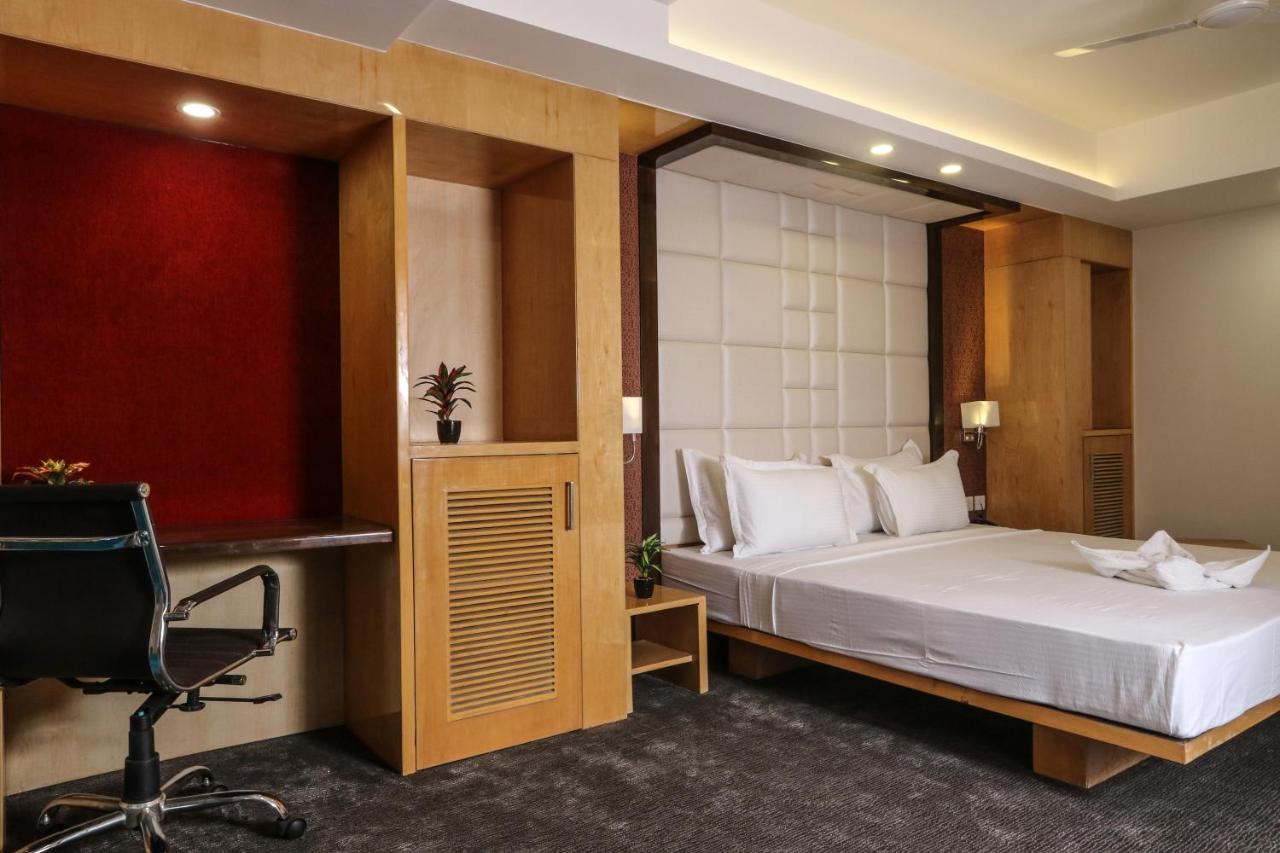 Отель The Grand Asansol Экстерьер фото