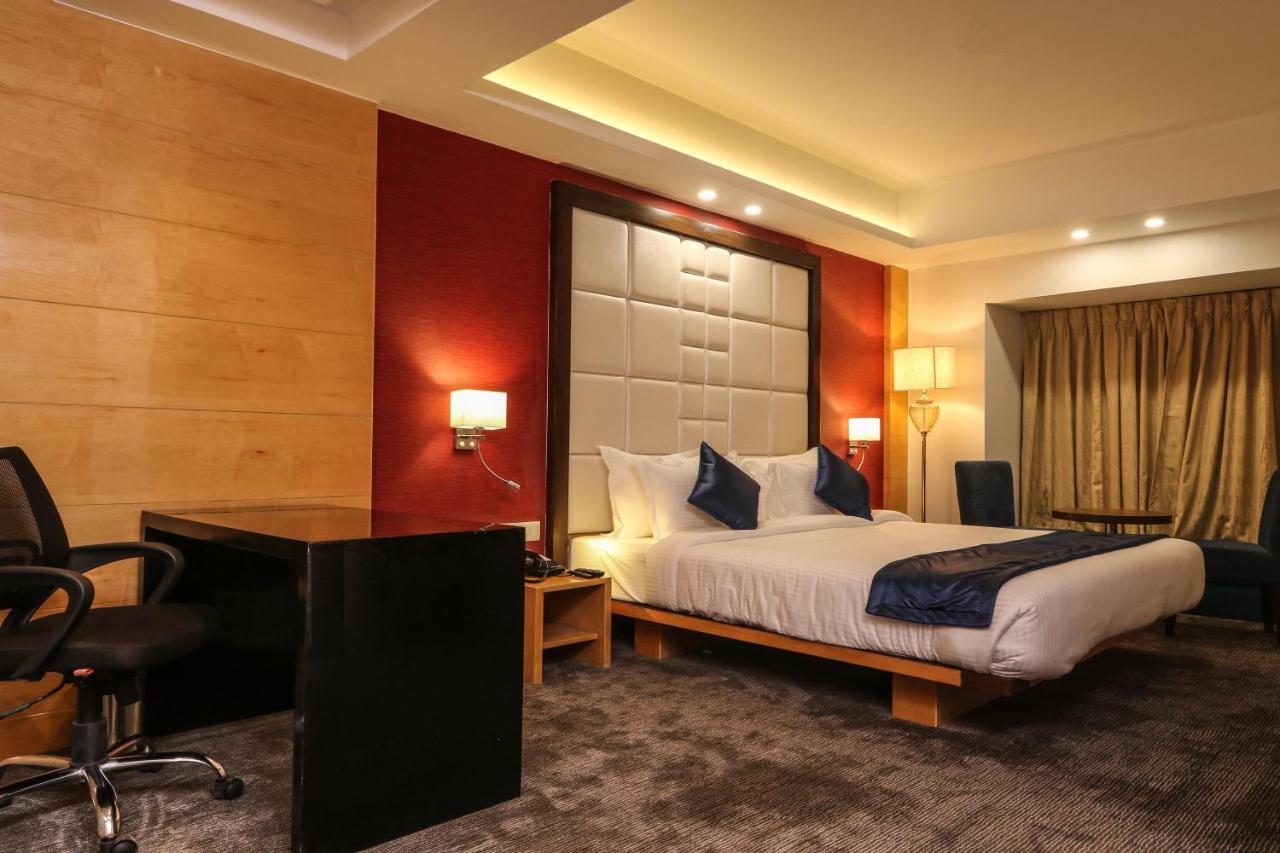 Отель The Grand Asansol Экстерьер фото