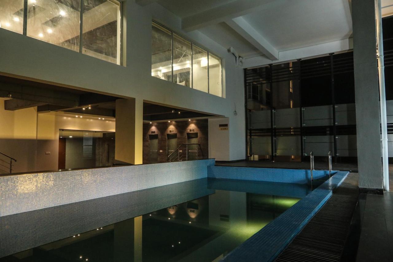 Отель The Grand Asansol Экстерьер фото