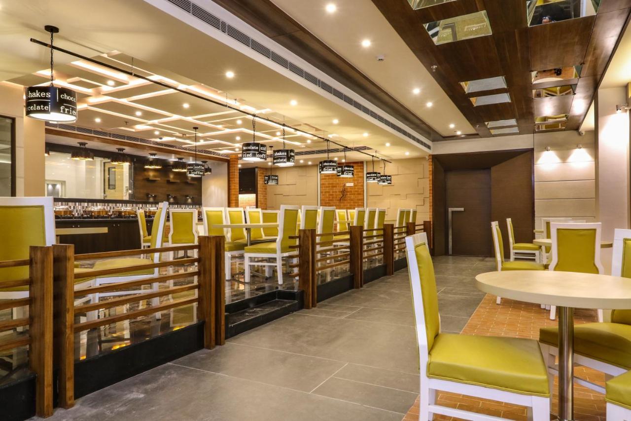 Отель The Grand Asansol Экстерьер фото