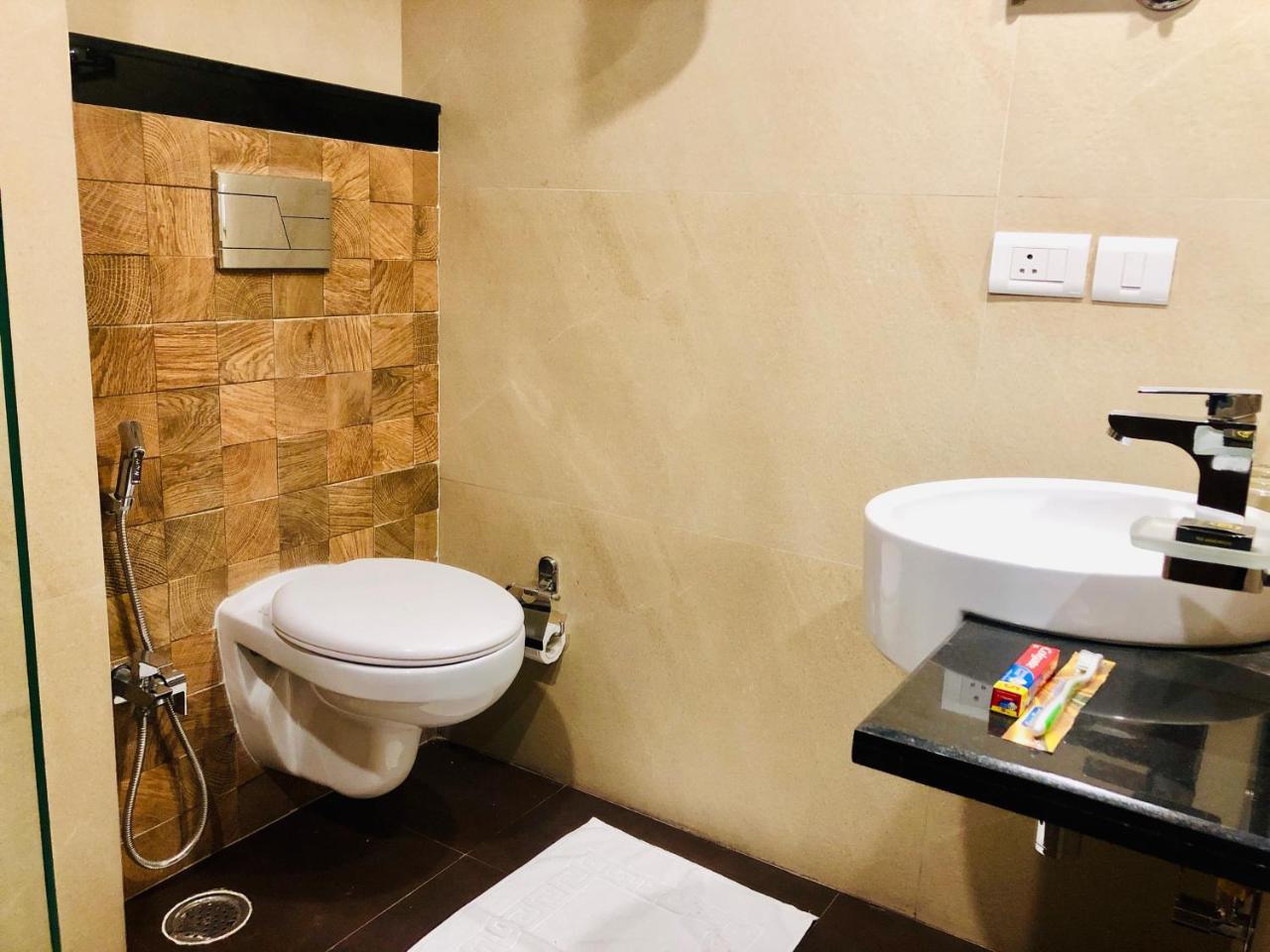 Отель The Grand Asansol Экстерьер фото
