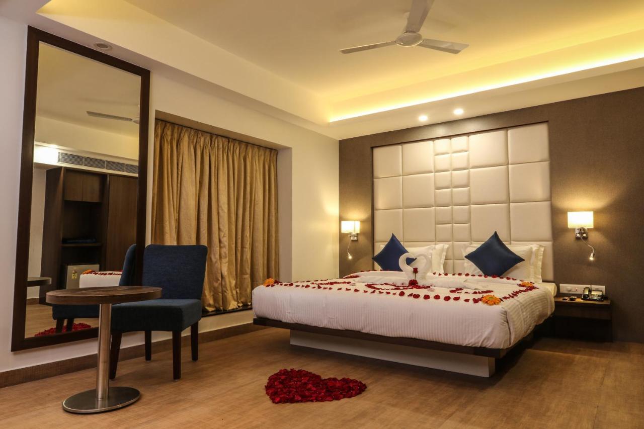 Отель The Grand Asansol Экстерьер фото