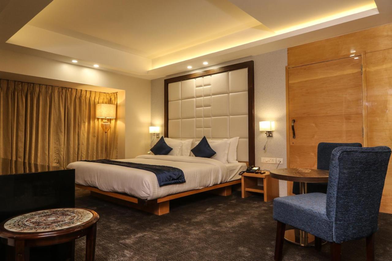 Отель The Grand Asansol Экстерьер фото