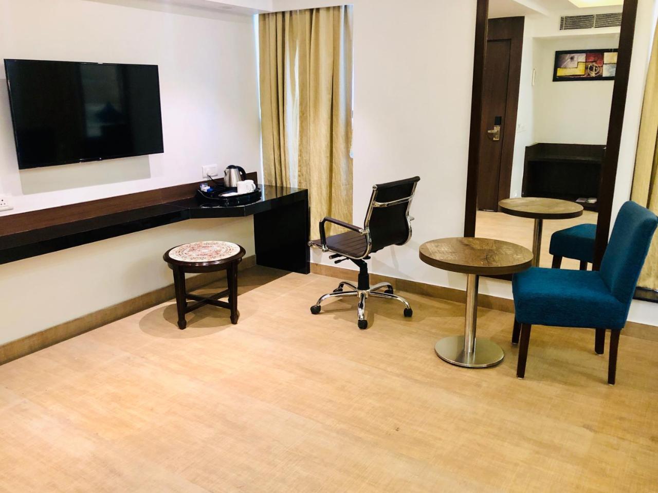 Отель The Grand Asansol Экстерьер фото